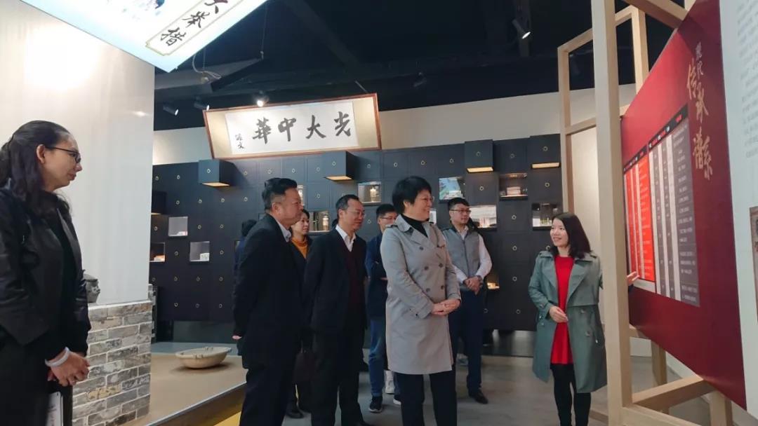 广药集团副总司理、总工程师刘菊妍一行到白云山6008集团官方网站调研科技质量治理事情