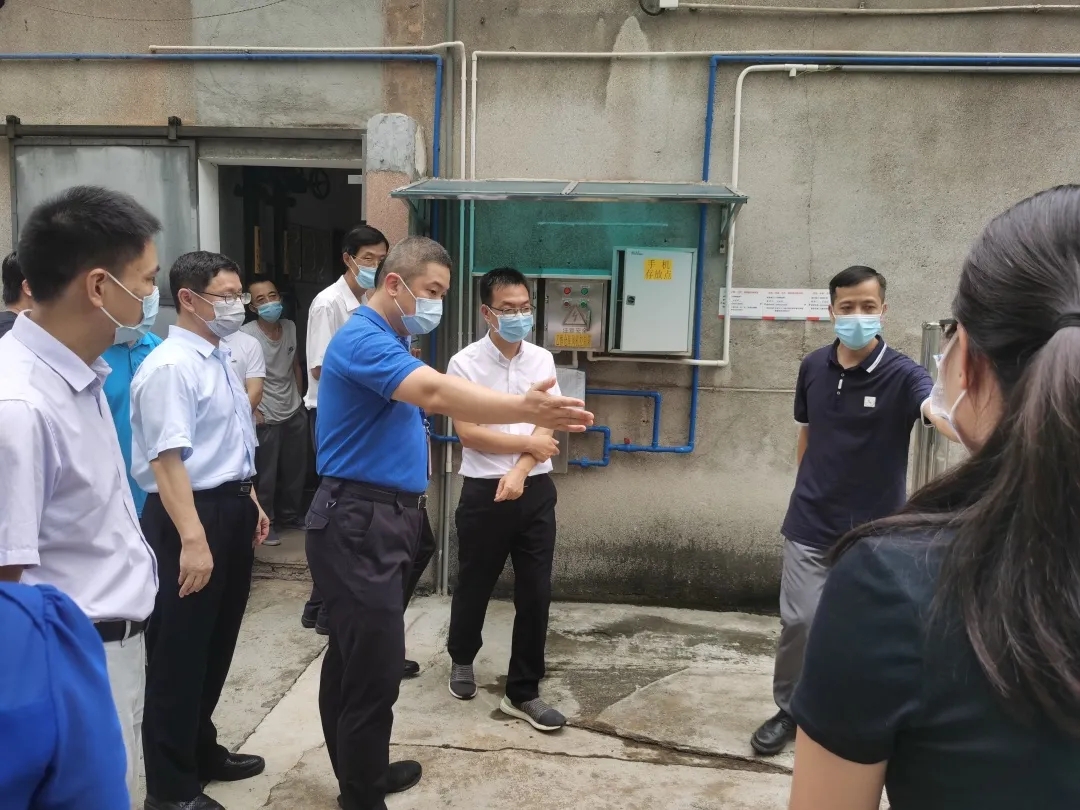 海珠区常务副区长傅晓初到白云山6008集团官方网站公司开展清静生产检查