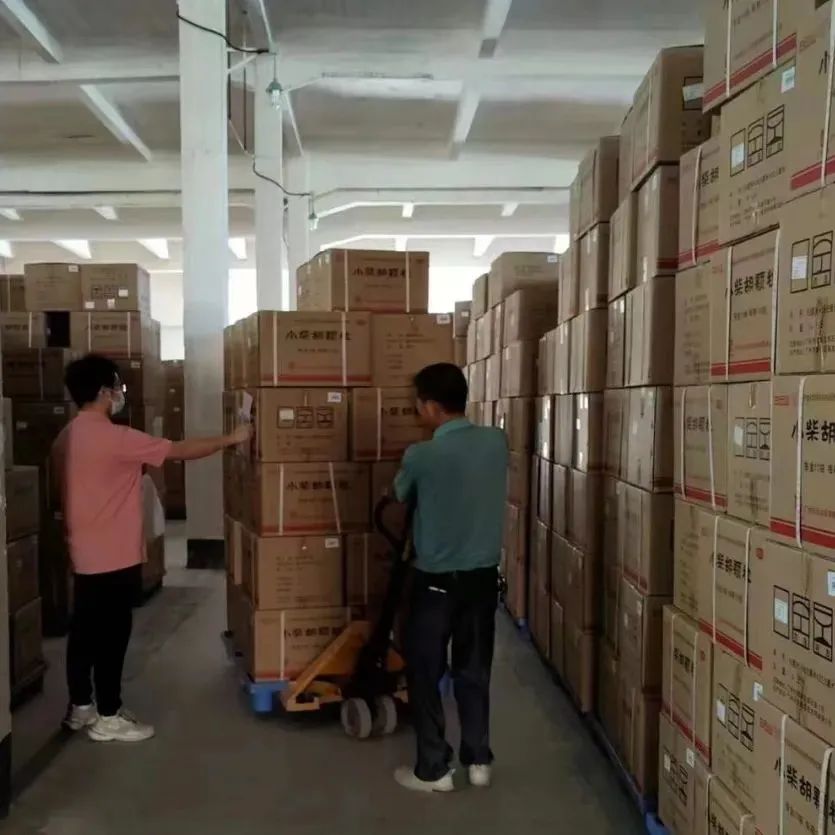 抗疫保供两不误，，，，，，，守岗尽责显继续——妄想储运科抗疫保供事情纪实