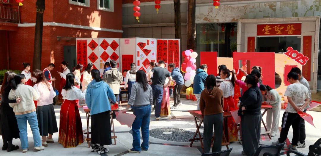 共绘新春文化画卷——白云山6008集团官方网站公司“送万福，，，，，，，进万家”迎新春书法活动圆满举行